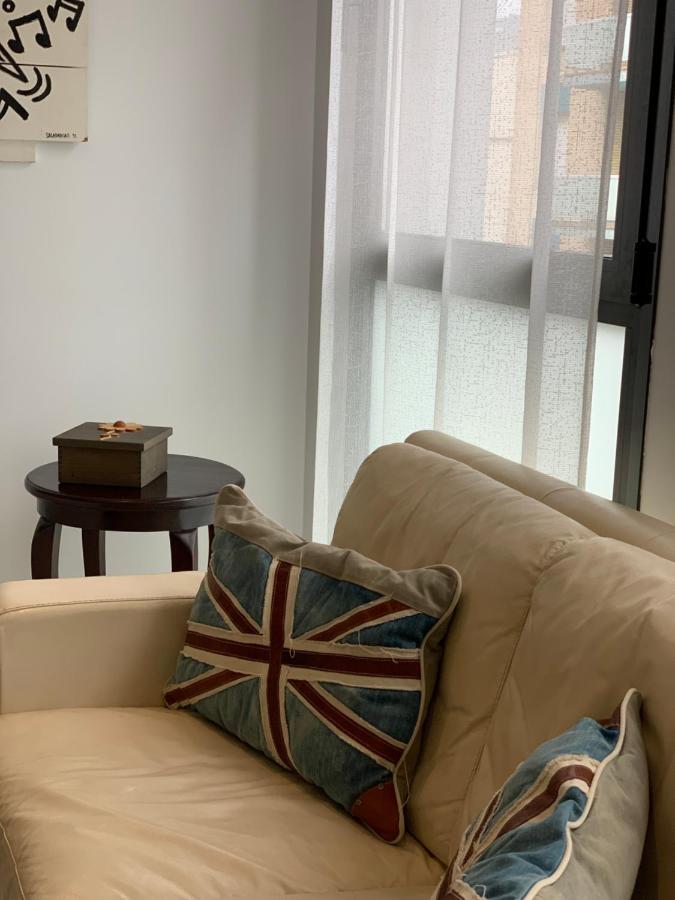 Apartaments El Cine Roses Ngoại thất bức ảnh