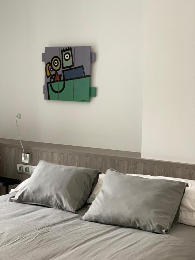 Apartaments El Cine Roses Ngoại thất bức ảnh