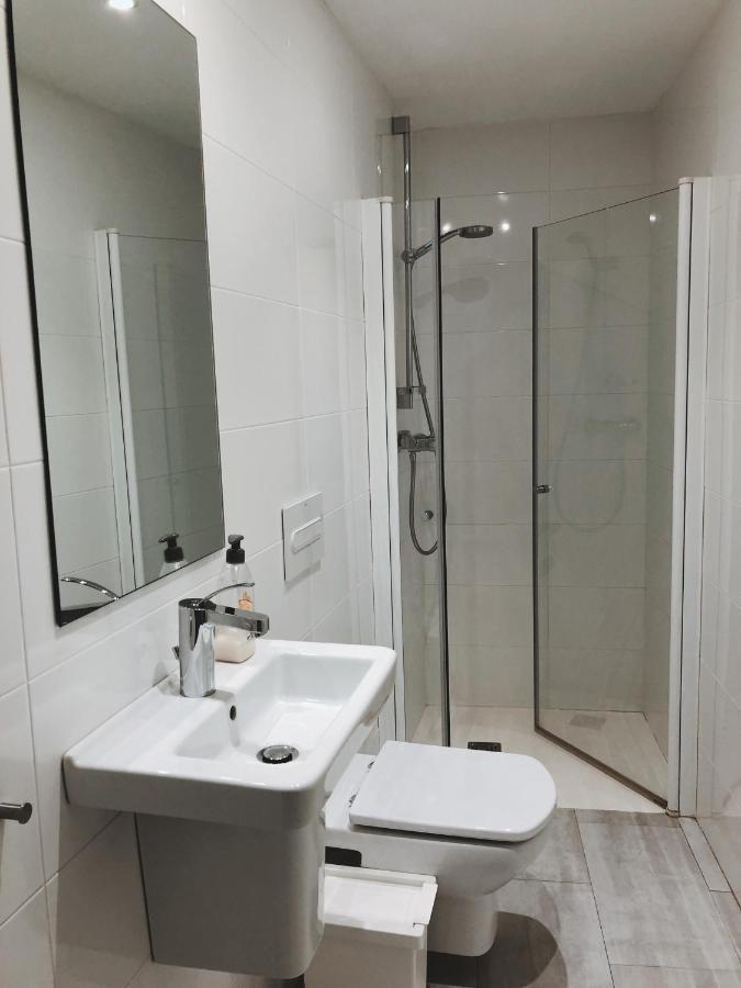 Apartaments El Cine Roses Ngoại thất bức ảnh