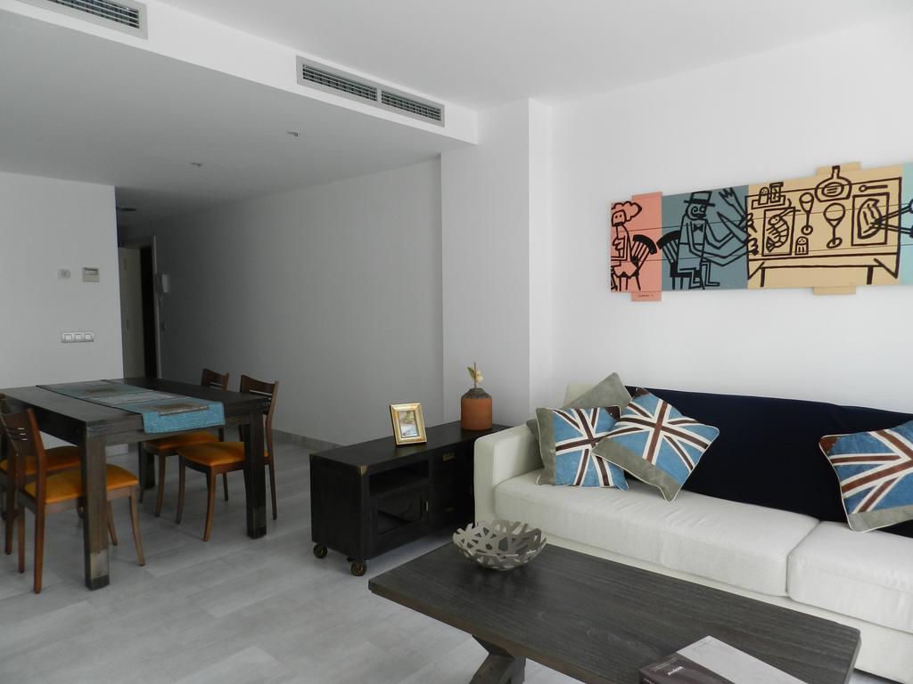 Apartaments El Cine Roses Ngoại thất bức ảnh