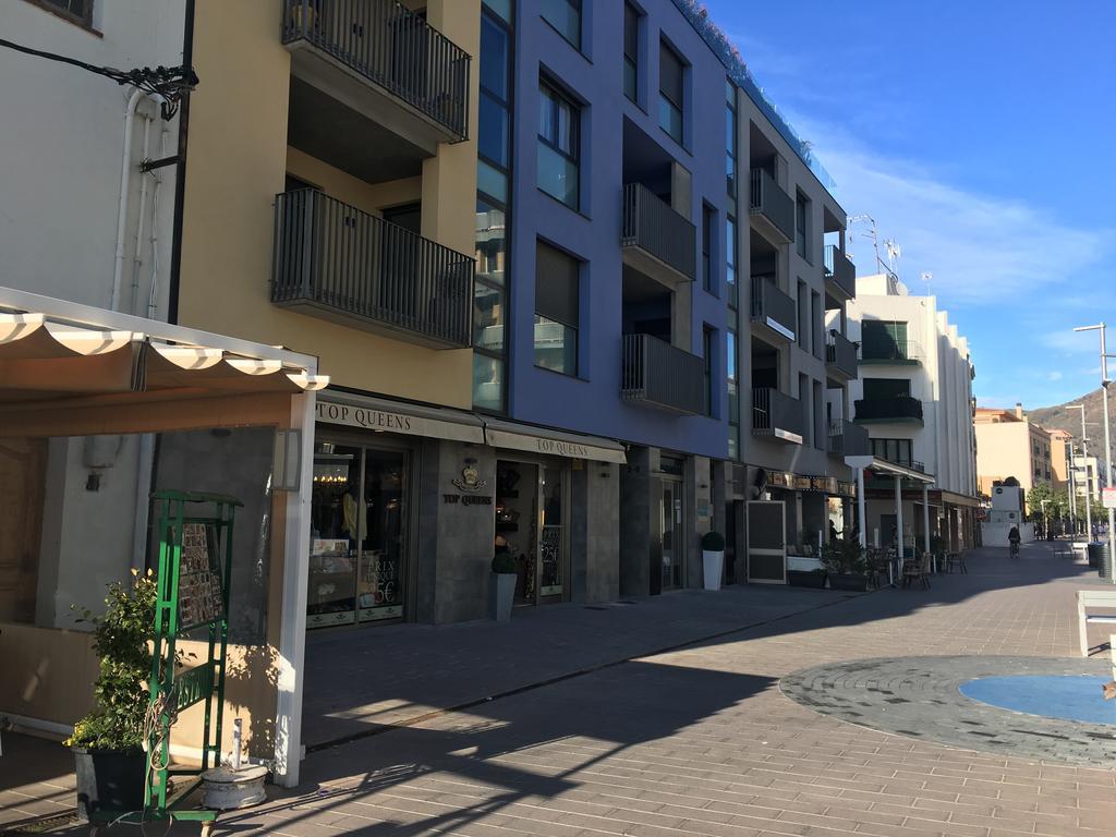 Apartaments El Cine Roses Ngoại thất bức ảnh